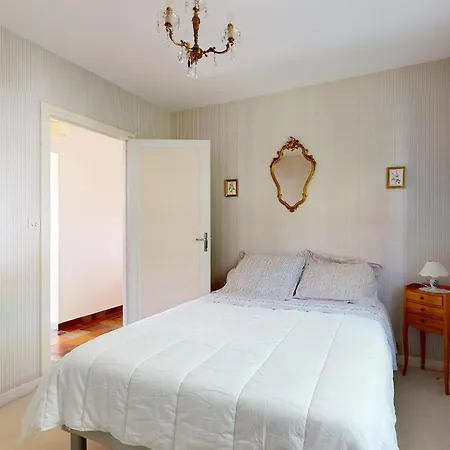 Lovely In With Kitchen Holiday home