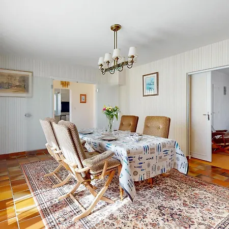 Holiday home Lovely In With Kitchen *